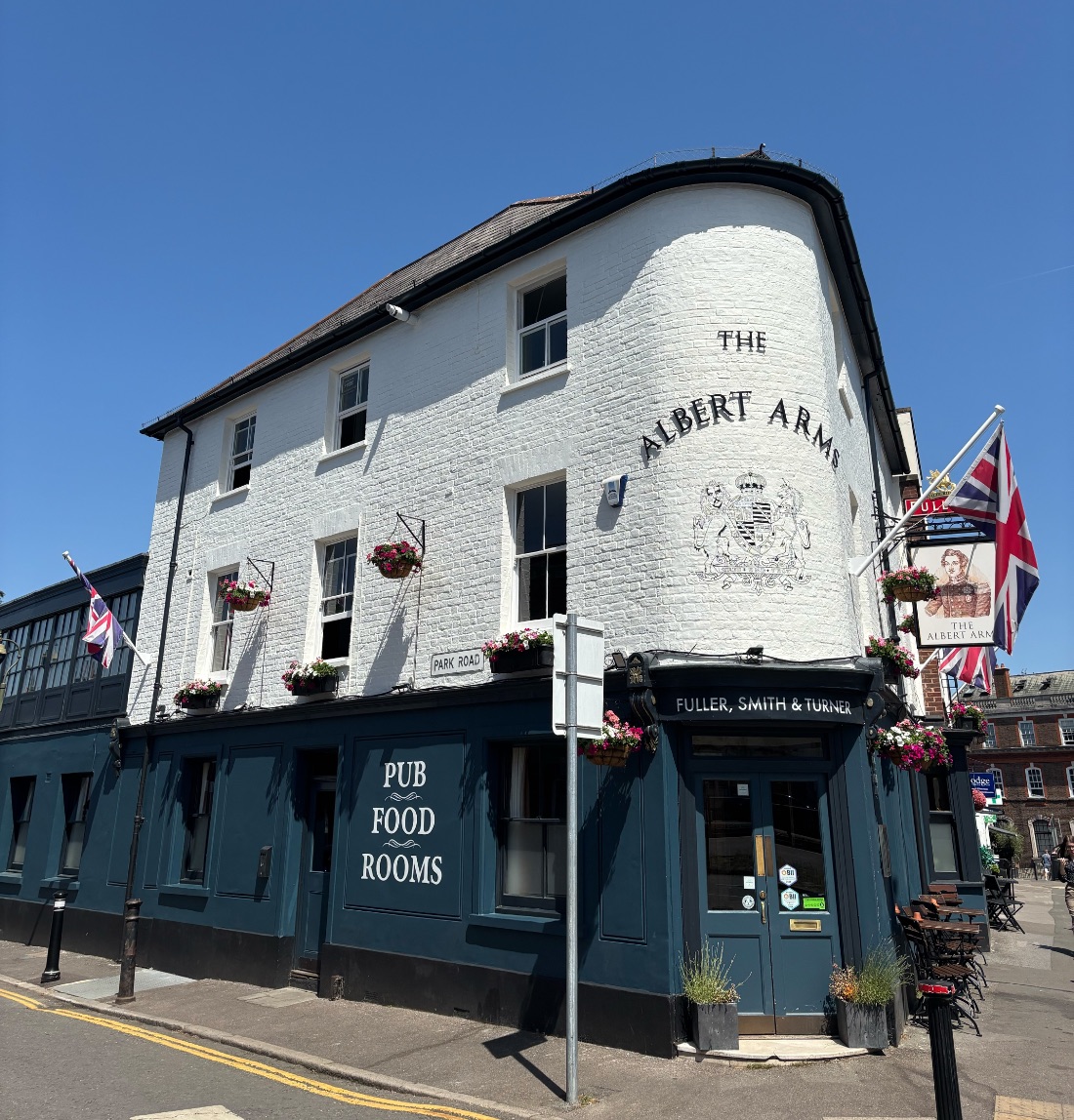 Albert Arms, Esher