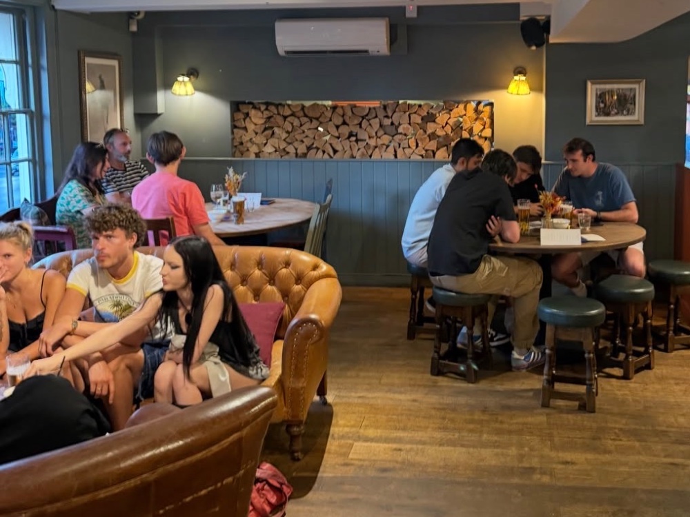 Sunday Quiz Night, The Bear