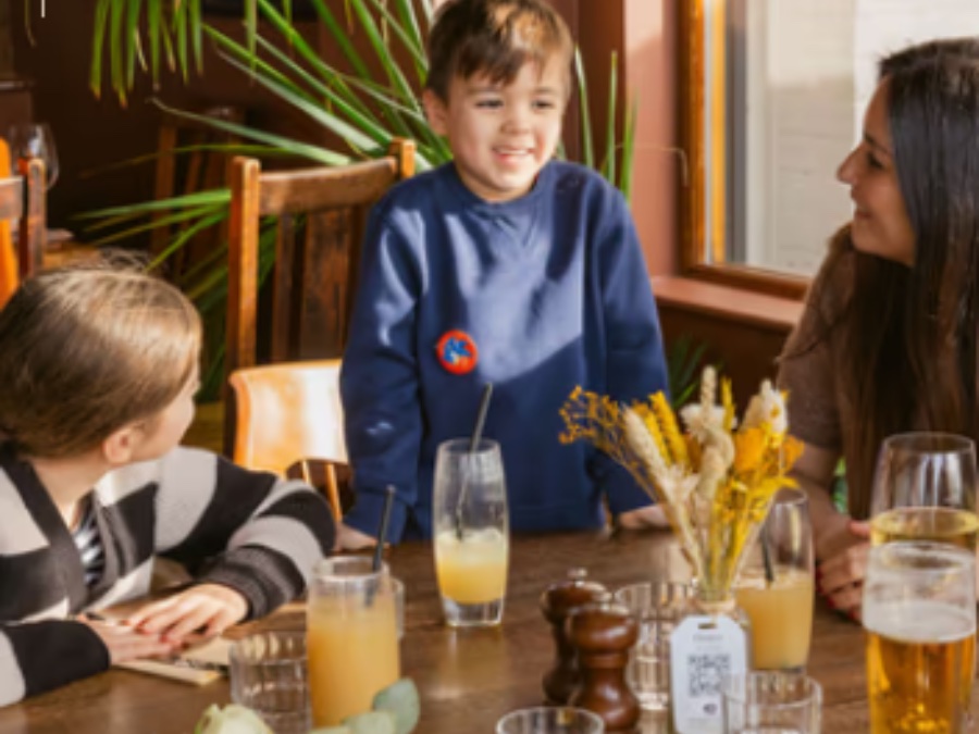 Little Elves' Christmas Craft Workshop, The Wheatsheaf